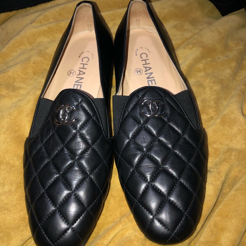 Chanel quilted flats size 38